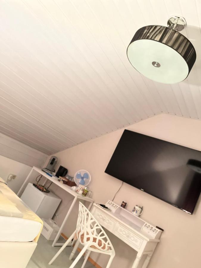 Zimmer Zum Wohlfuehlen Eching  Exteriör bild