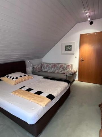 Zimmer Zum Wohlfuehlen Eching  Exteriör bild